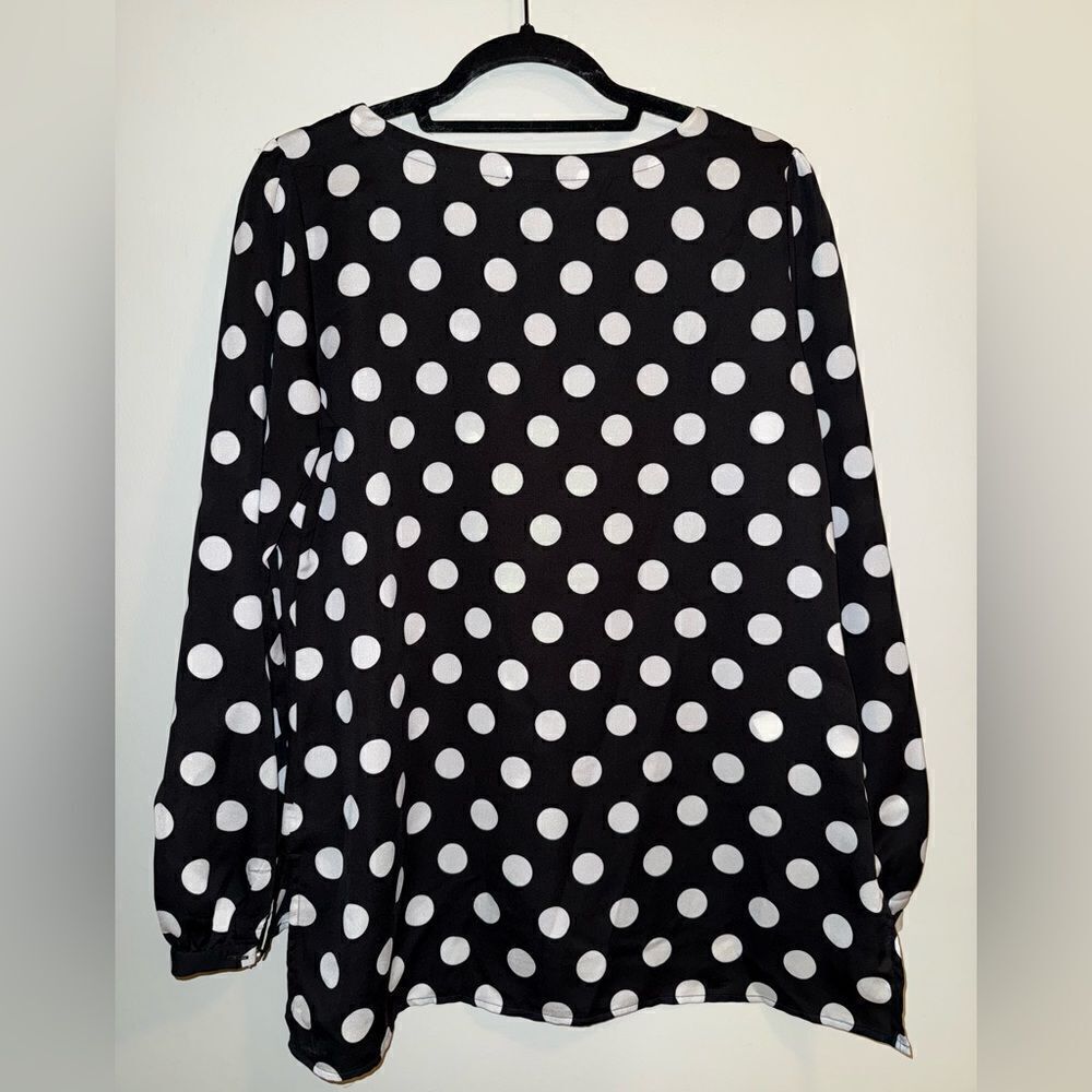 Ann Taylor Chic Black and White Polka Dot Blouse Size Small